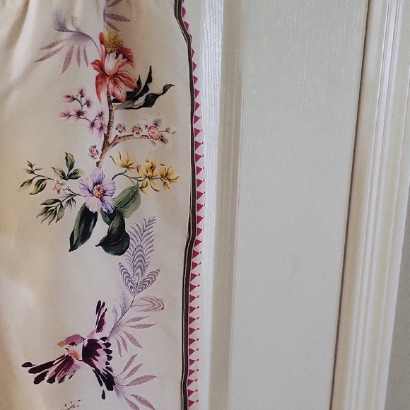 Johnny Was Cream Floral Women's Shorts - Picture 3 of 11